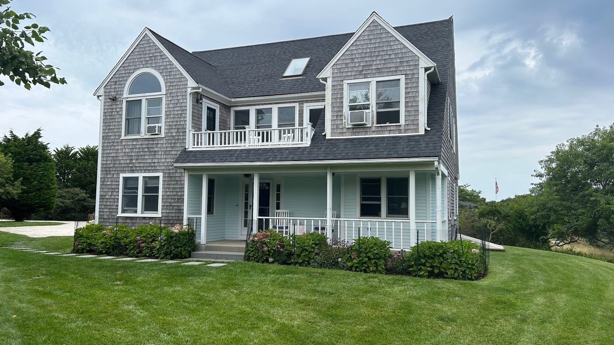 Surfside House | Spacious Surfside home just a short walk to Nobadeer Beach!