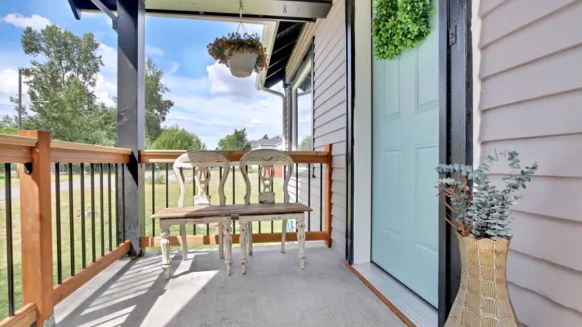 South End House | Spacious Tacoma Gem-for 6, self check-in, parking