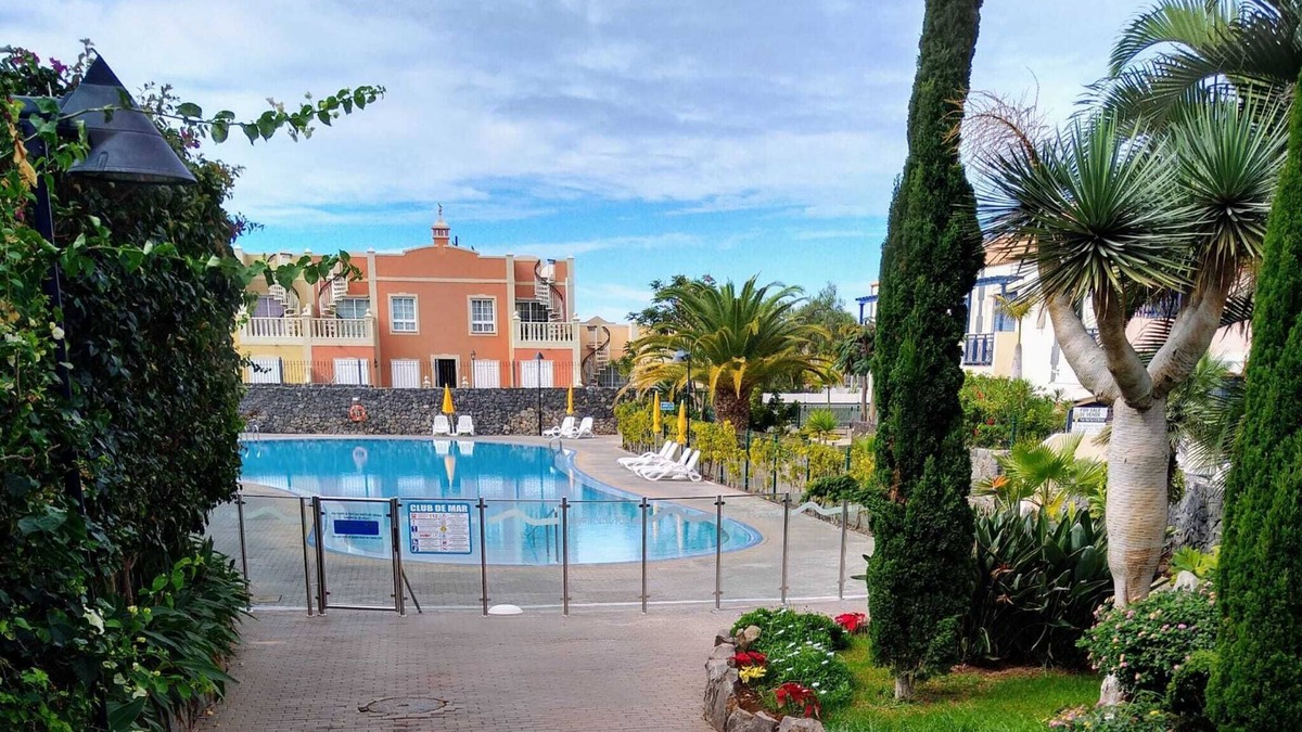 Palm-Mar House | Spacious terraced house near the beach in a beautiful complex with heated pool