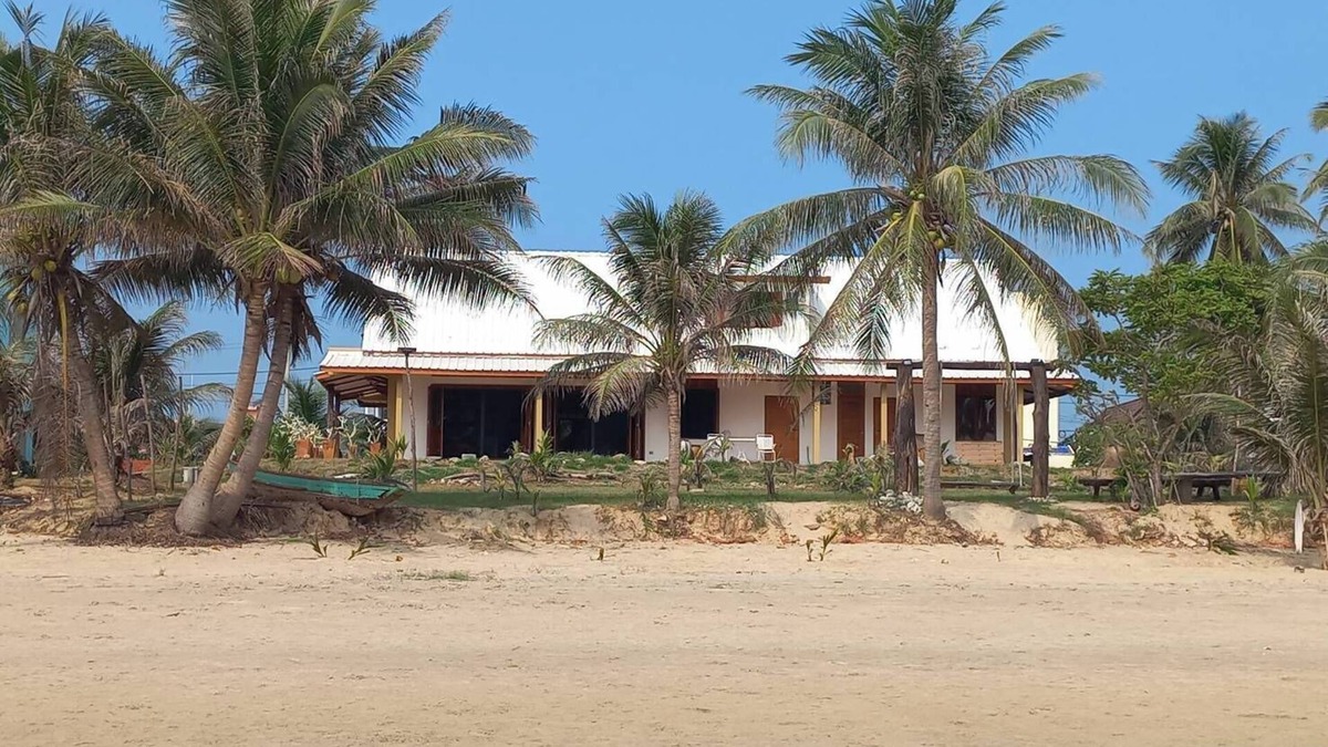 Saphli Villa | Spacious, breezy, and full of character beachfront villa, Chumphon,Thailand