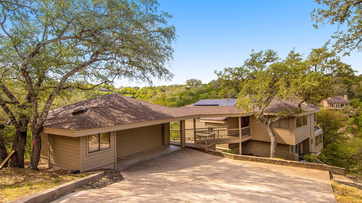 Spicewood House | Spacious, three-story lakefront home with deck, kitchen & pools - dog-friendly