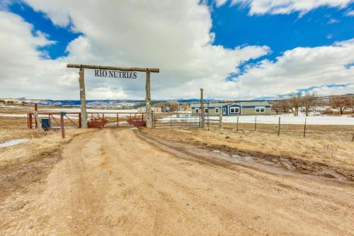 Cebolla House | Spacious Tierra Amarilla Ranch House with Deck!