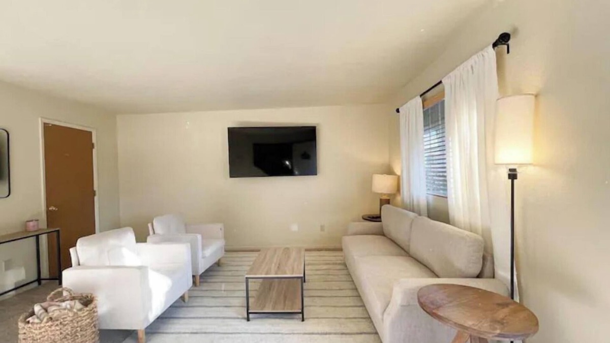 Peters House | Spacious townhome in Sonora