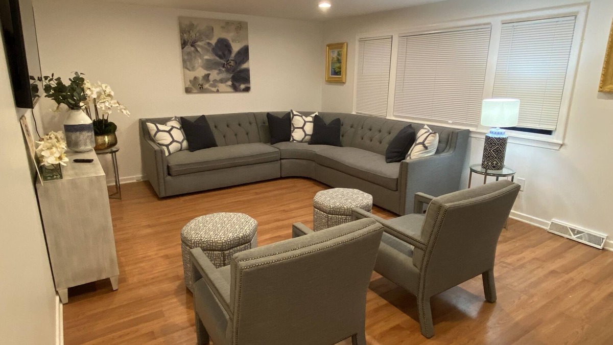 Randolph House | Spacious townhome sleeps 10 centrally located