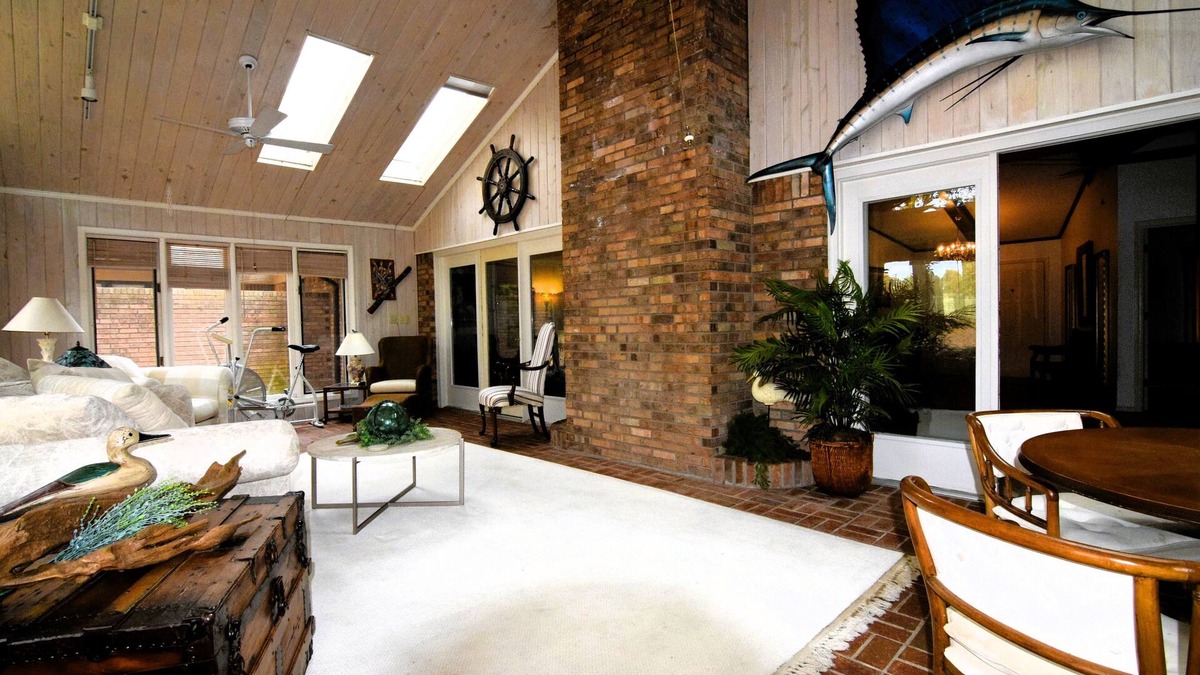 Paducah House | Spacious Townhouse - King bed, convenient ,restaurants, Historic downtown,