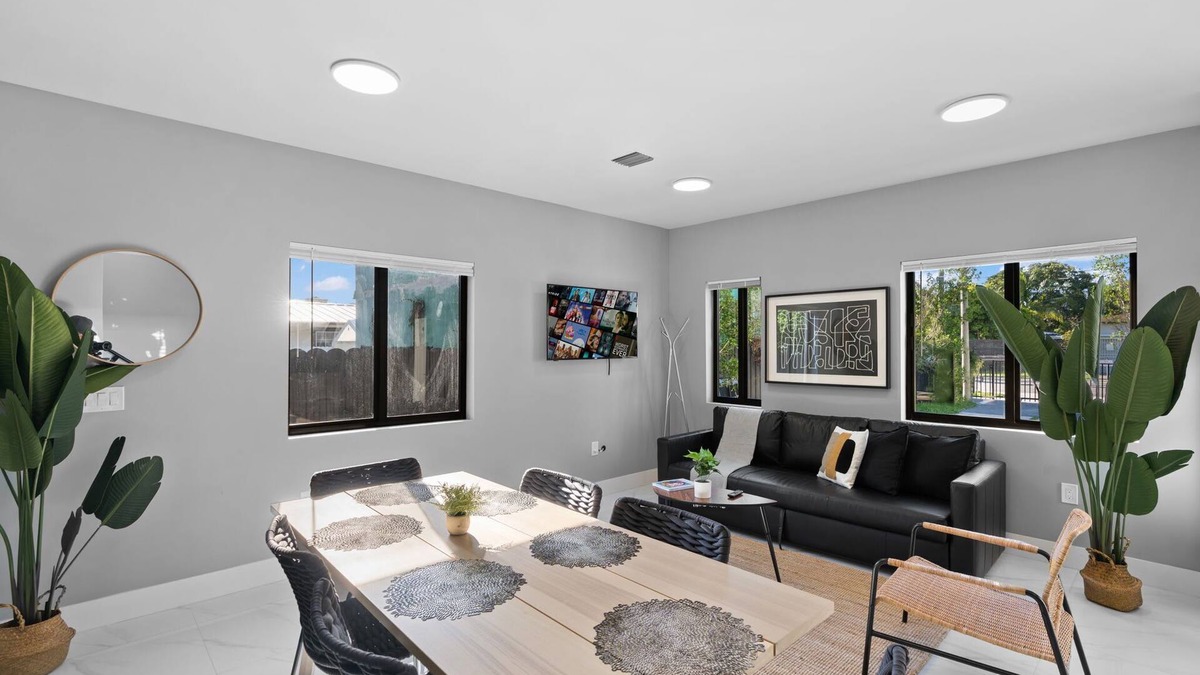 Allapattah House | Spacious Townhouse W Free Parking