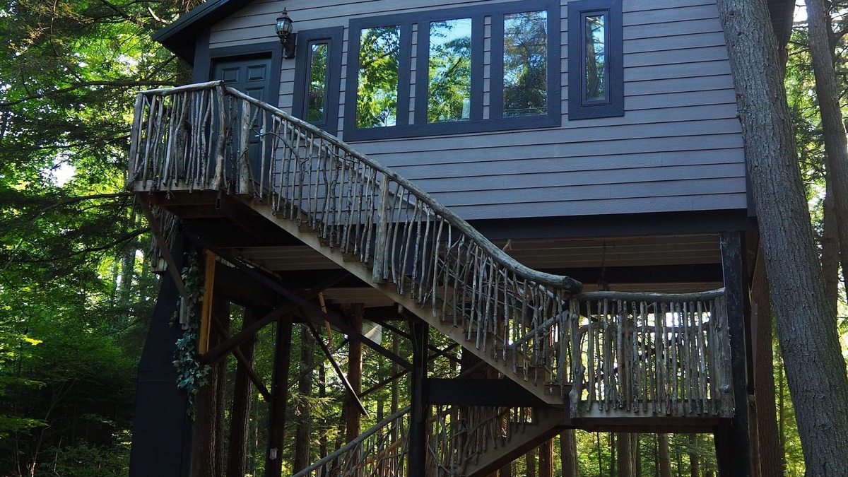 Gleason Cabin | Spacious Tree House w/River & Trail Access