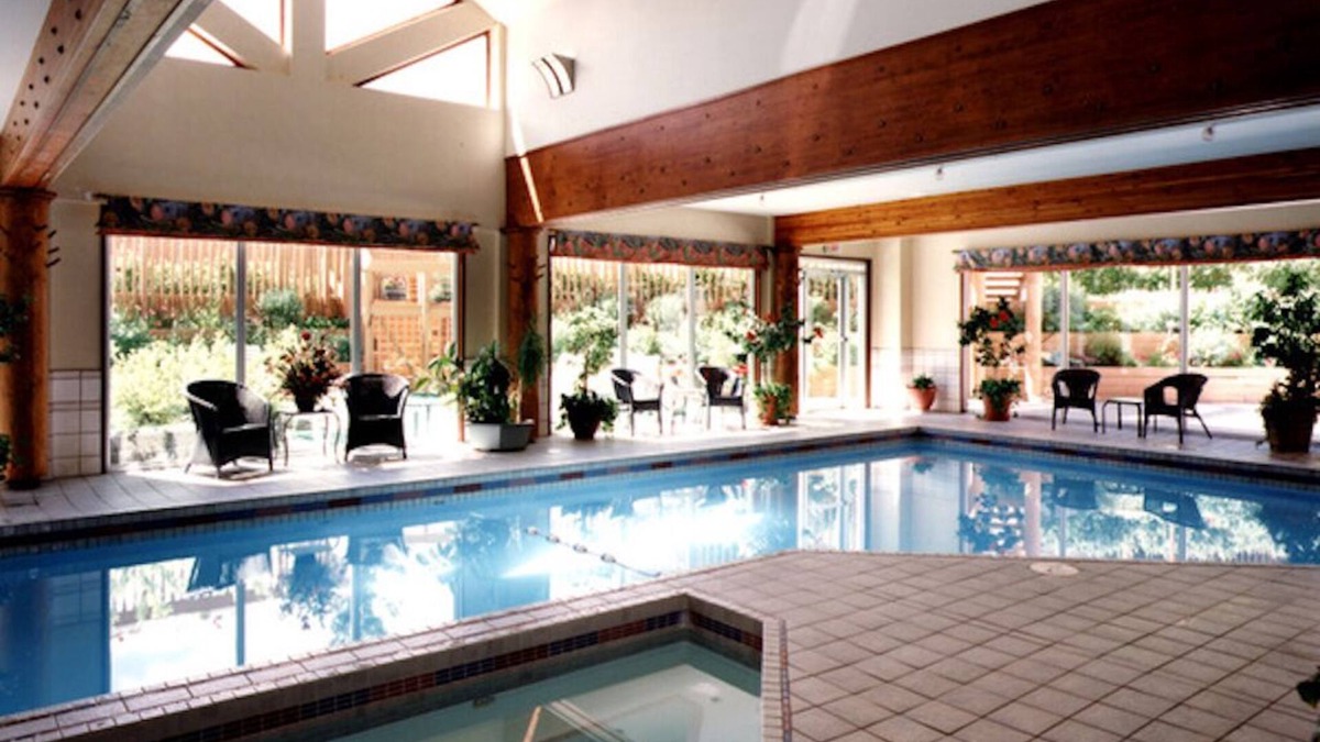 Banff Condo | Spacious two-bedroom fully outfitted condo in Banff