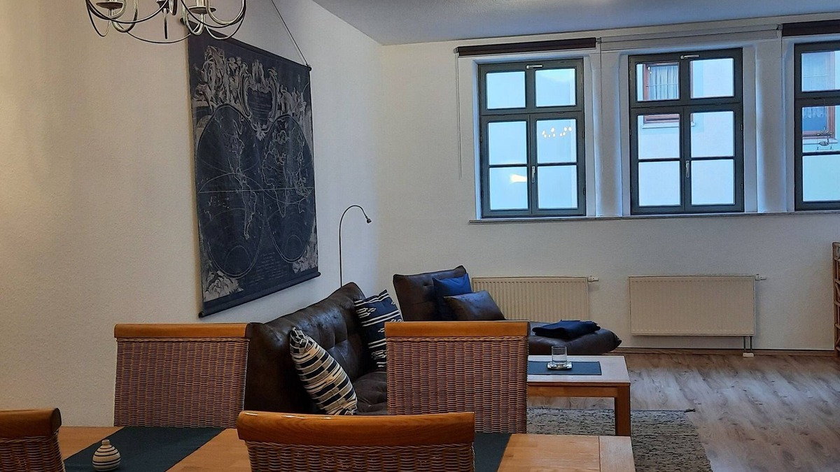 Nikolaiviertel Apartment | Spacious two-room apartment in Freiberg's old town