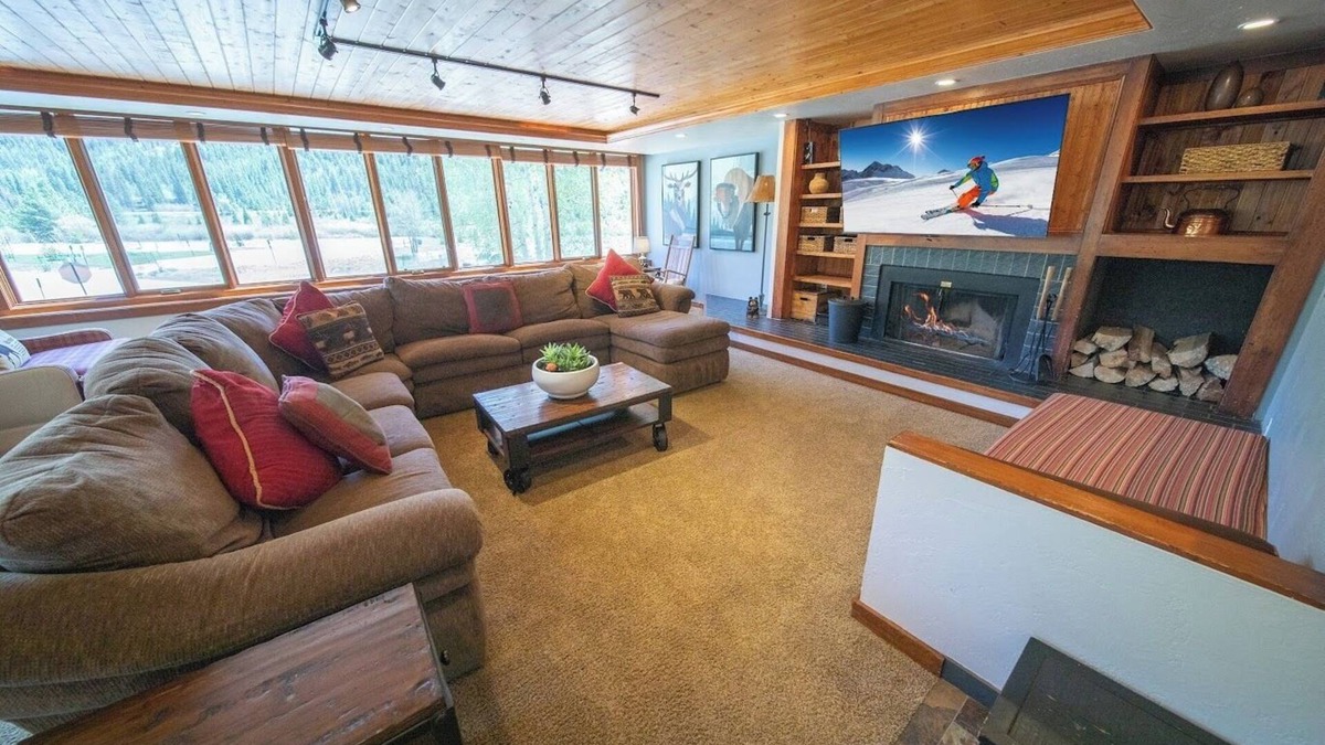 Lakeside Village Condo | Spacious Unit with Mountain views, Free Shuttle