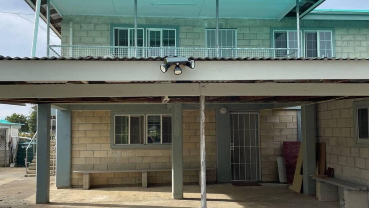 Nuku'alofa Apartment | Spacious Upstair 3-bedroom apartment with WiFi, AC in beautiful Fanga o pilolevu