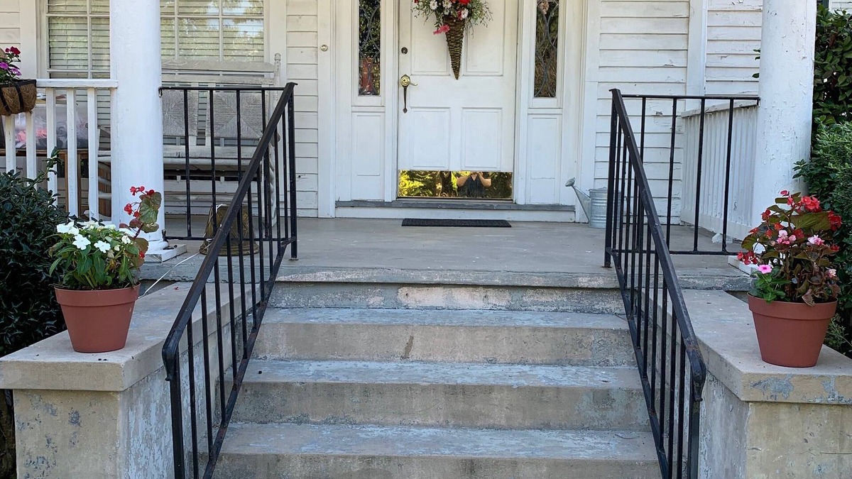 Vicksburg Apartment | Spacious Upstairs Apartment in Victorian Home
