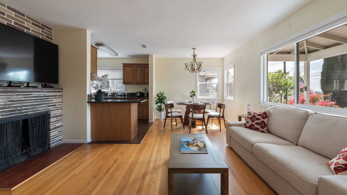 La Crescenta House | Spacious 4-bedroom house in lovely La Crescenta-Montrose