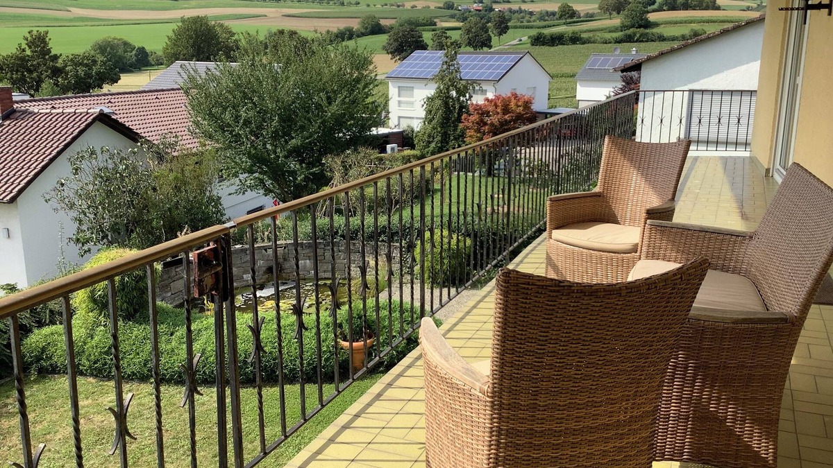 Hilzingen Apartment | Spacious vacation apartment with balcony, fireplace & garden - near Lake Constance & Rhine Falls