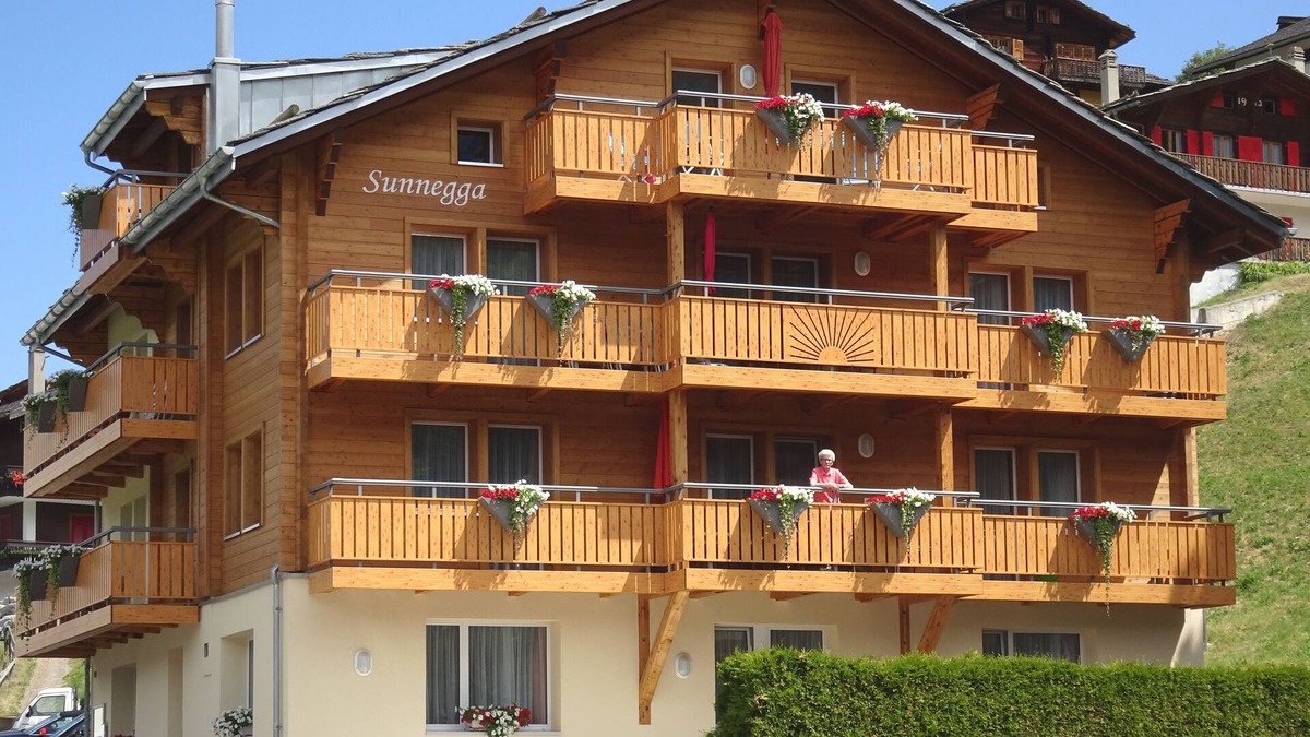 Graechen Apartment | Spacious vacation apartment for 2 - 9 people, quiet, beautiful view, parking lot