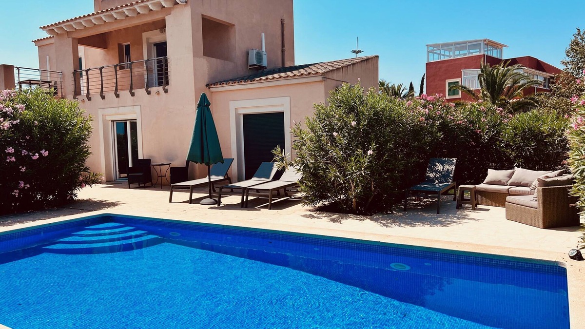 Son Moja House | Spacious vacation home, 900m to beach, pool, air conditioning. 3km to Santanyi