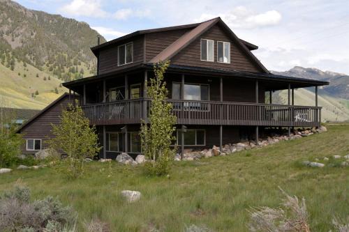 Cameron House | Spacious Vacation Home with Madison River Frontage near Yellowstone in Ennis, Montana