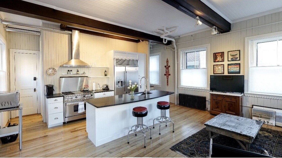 Providence Apartment | Spacious & Vibrant Two Level Artist's Loft/1 bed/2 bath