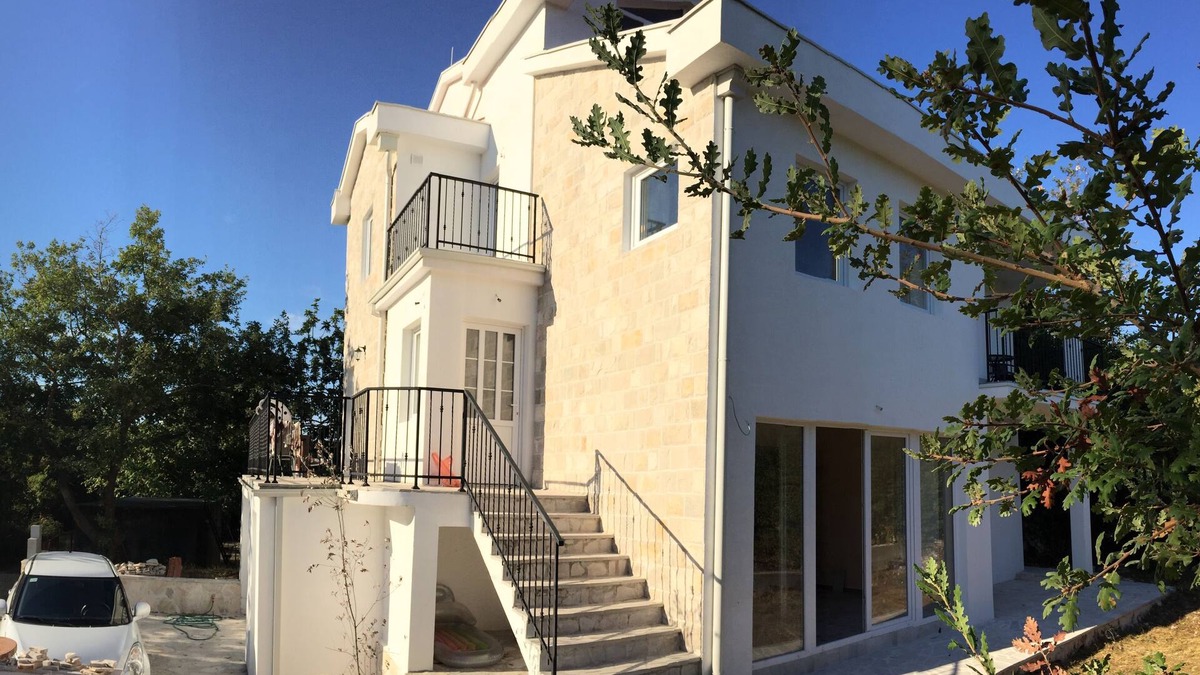Radovici House | Spacious villa Patrick House with beautiful view of Tivat Bay