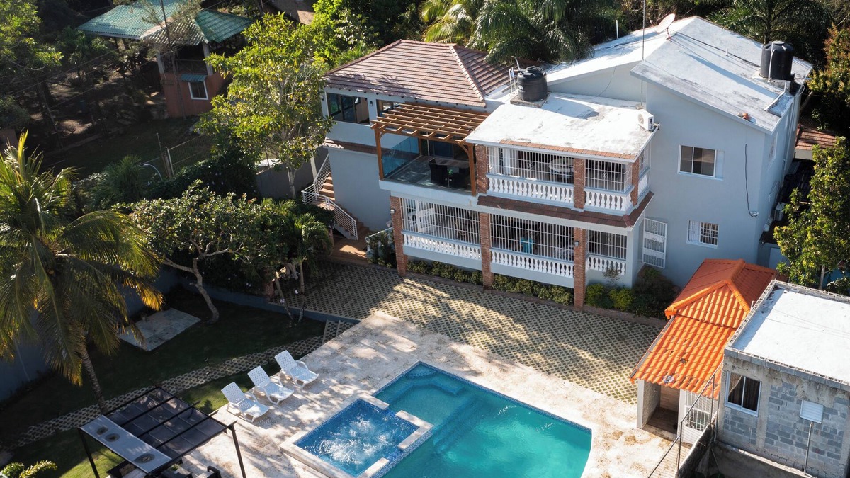 Pedro Brand Villa | "Spacious Villa for 15 people perfect for meetings and celebrations"