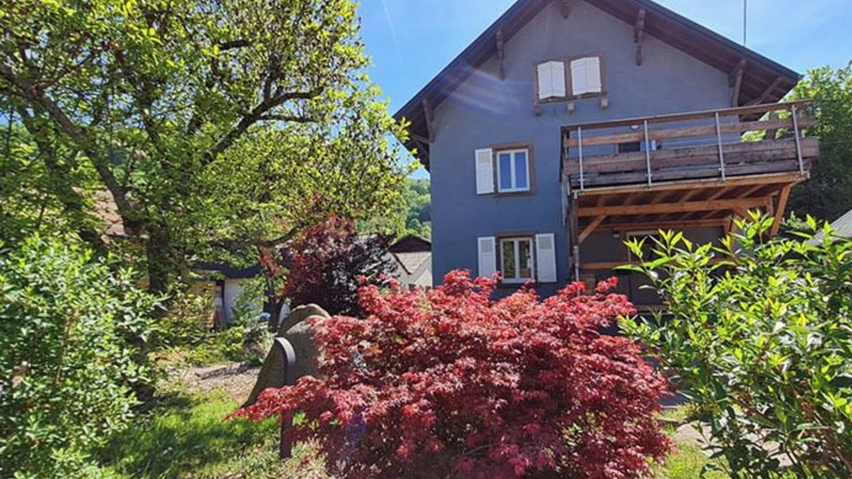 Sondernach Villa | Spacious Villa Hohneck 15 pers 8ch large living room wifi sauna