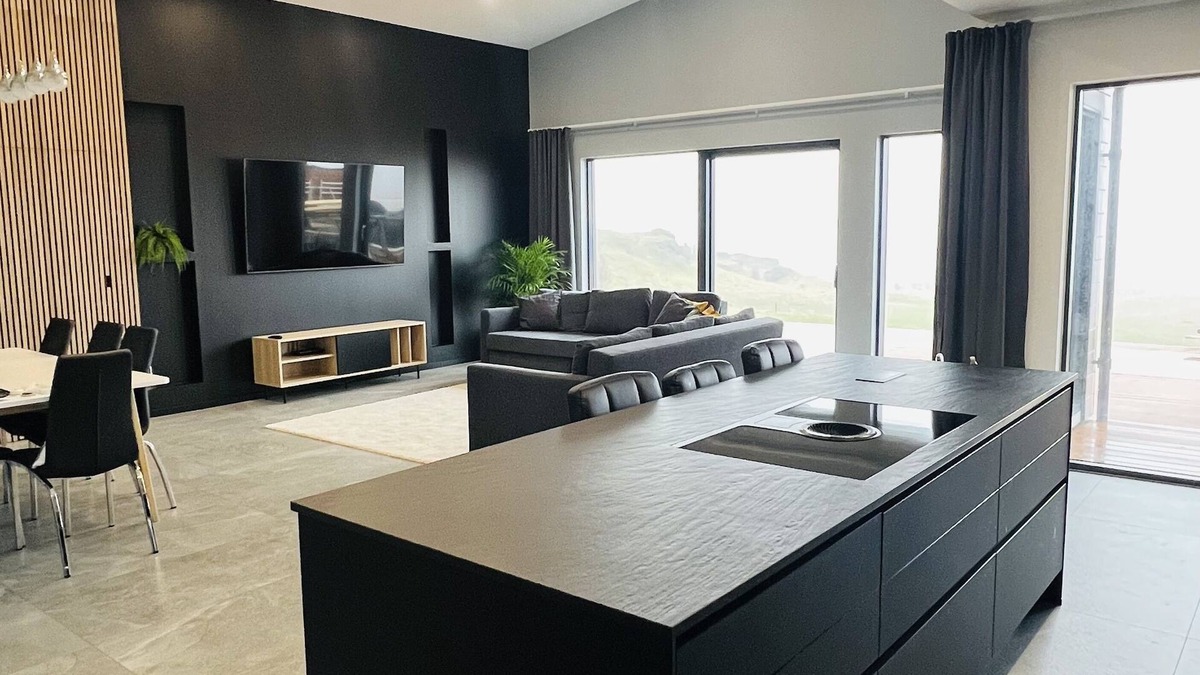 Reykholt Villa | Spacious villa in Golden Circle with amazing view & hot tub!