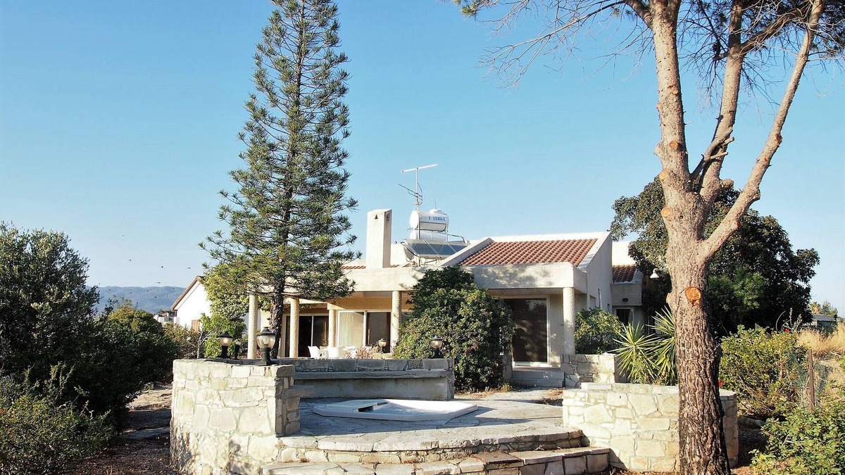 Pareklisia House | Spacious Villa In Pareklisia - 3 Minutes To The Sea, Great Views And Jacuzzi