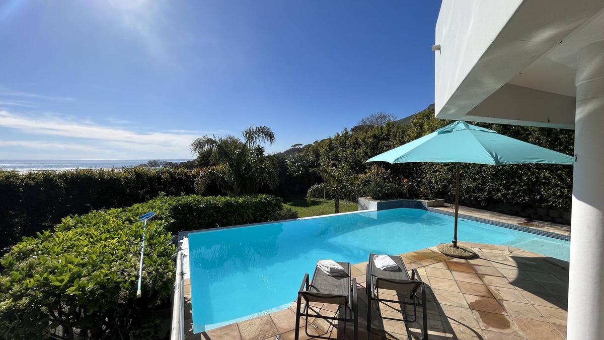 Camps Bay House | Spacious villa in perfect location!