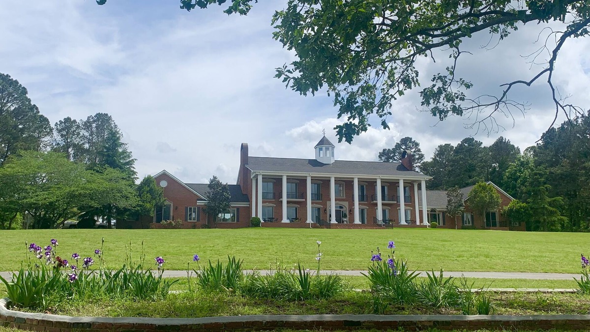 Calhoun Villa | Spacious Villa On North Georgia Farm with Tennis/Pickleball & Pool