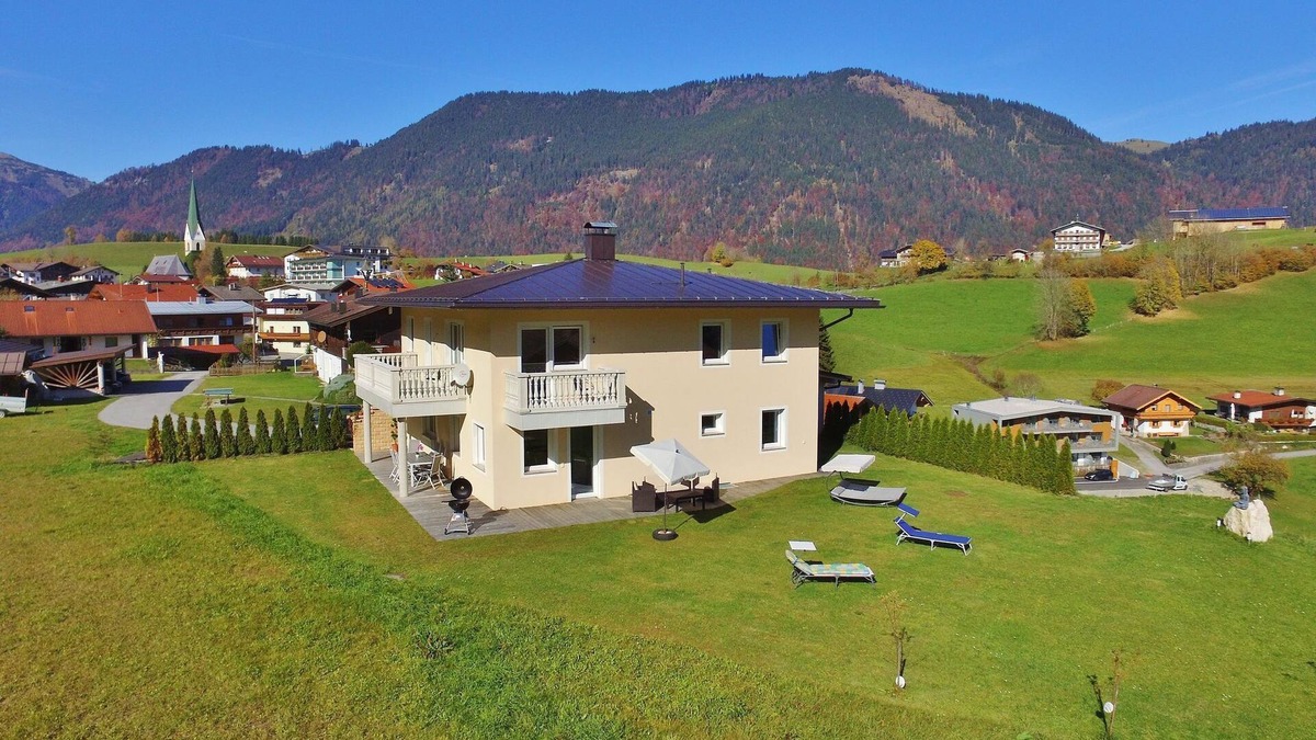 Hinterthiersee Villa | Spacious Villa with Garden in Hinterthiersee