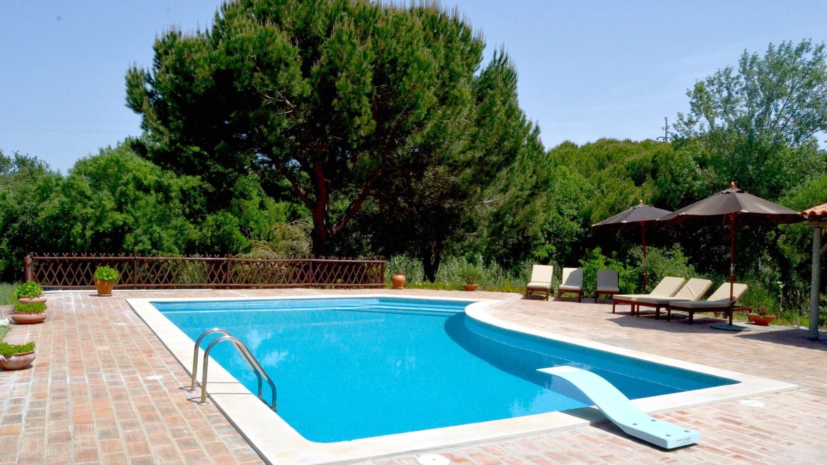 Sesimbra Villa | Spacious villa with pool and gardens, close to Sesimbra 40 Km South of Lisbon
