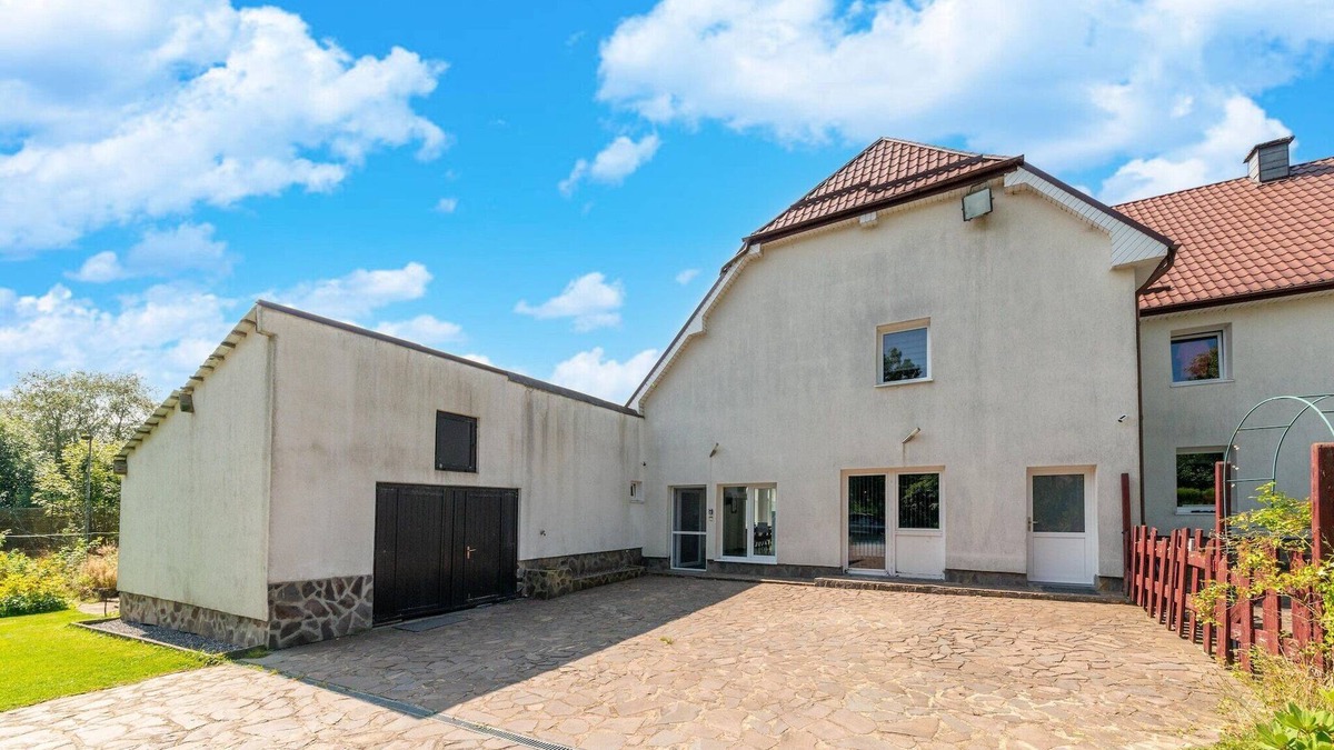 Elsenborn House | Spacious Villa with Tennis