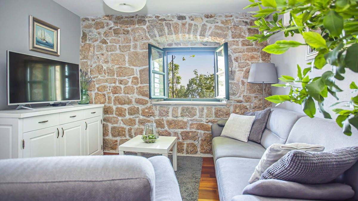 Dalmatian Mainland Villa | Spacious Villa With Great View