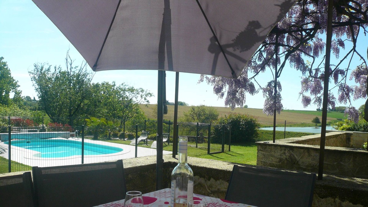 Montirat Villa | SPACIOUS VILLA WITH HEATED SWIMMING POOL