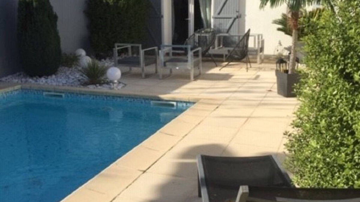 Mouguerre Villa | Spacious villa with private pool, summer kitchen, plancha and barbecue near Bayonne