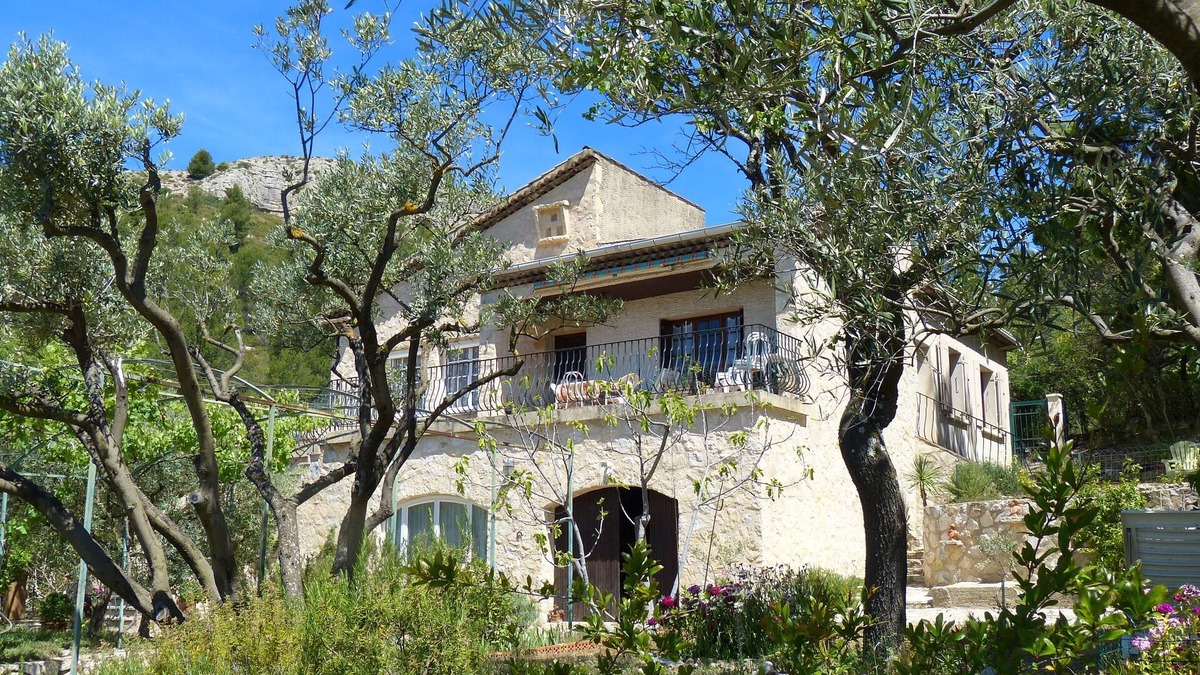 Merindol House | Spacious villa with superb views of the Luberon