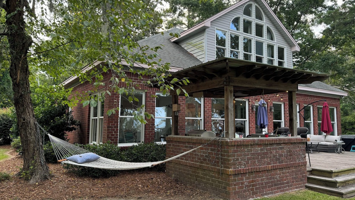 Lake Waccamaw House | Spacious waterfront house with private dock and mooring in lovely Lake Waccamaw