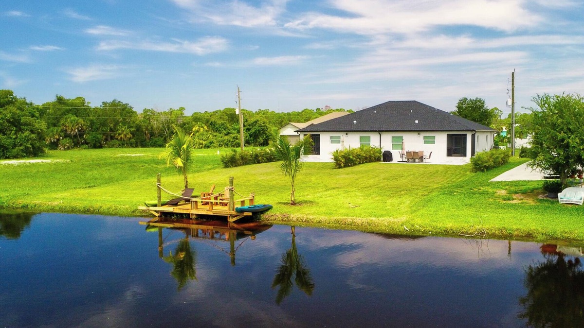 Rotonda Heights House | Spacious waterfront 6 Bd house in lovely Rotonda West near oceans , Park Pool
