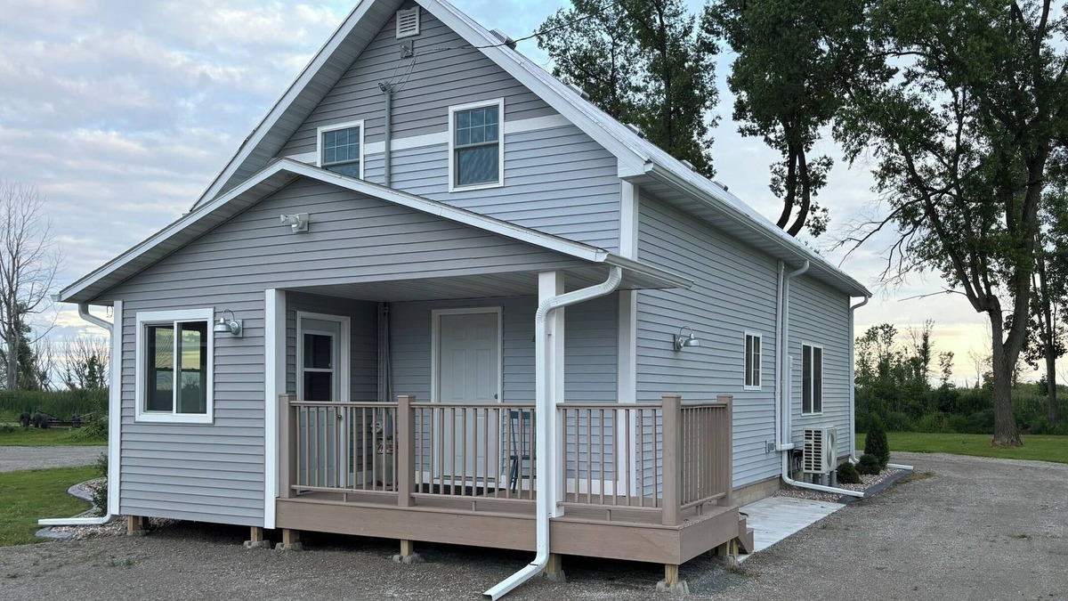 Oconto House | Spacious waterfront home recently remodeled with WiFi, AC, and cable TV.