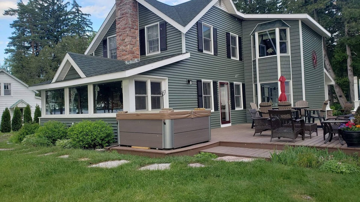 De Peyster House | Spacious Waterfront Home In Thousand Islands!