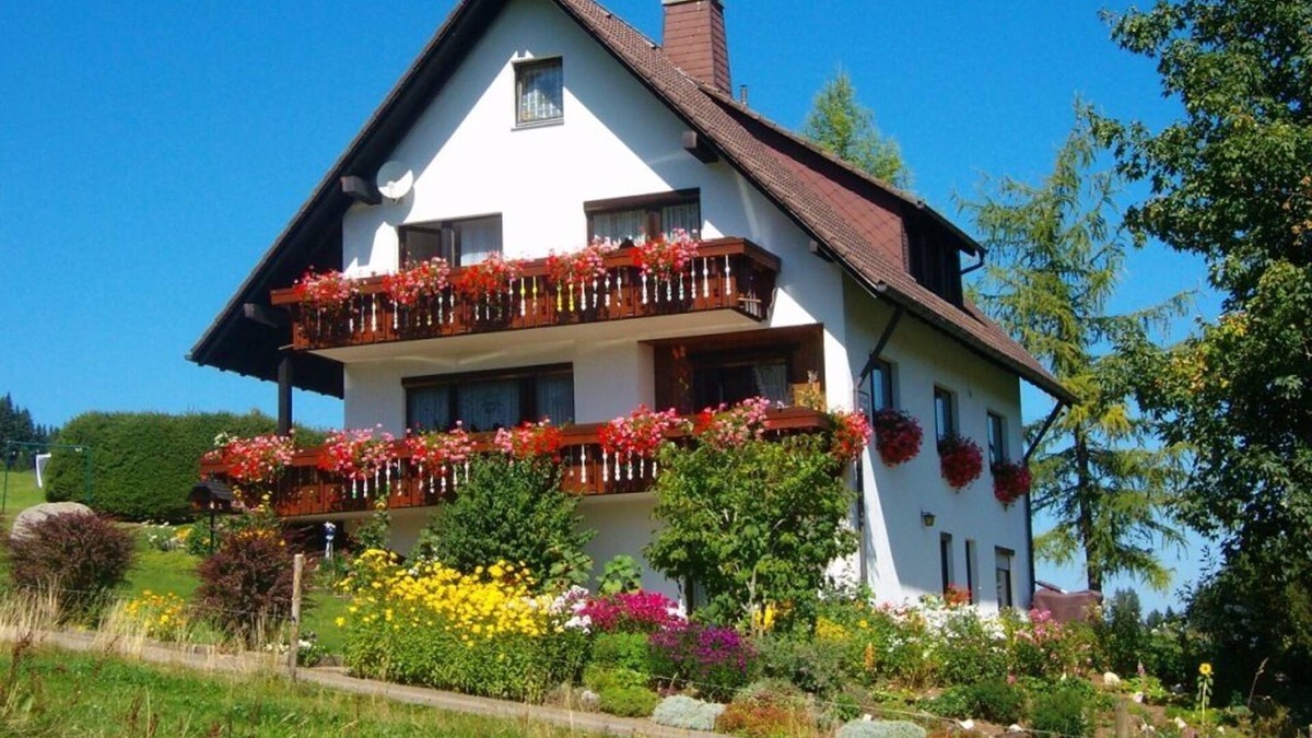 Fischbach Apartment | Spacious, well-kept, comfortable apartment, up to 3 persons, 2 balconies, beautiful view