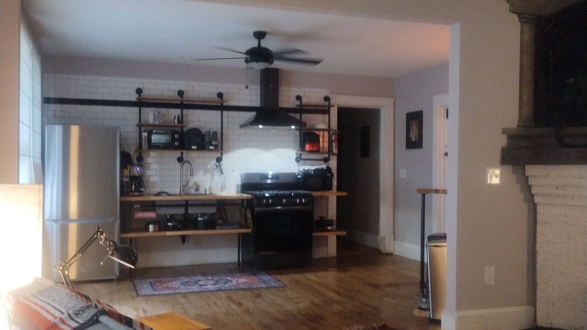 West End House | Spacious West End Atlanta studio with chefs kitchen, exotic bath, porch and WiFi