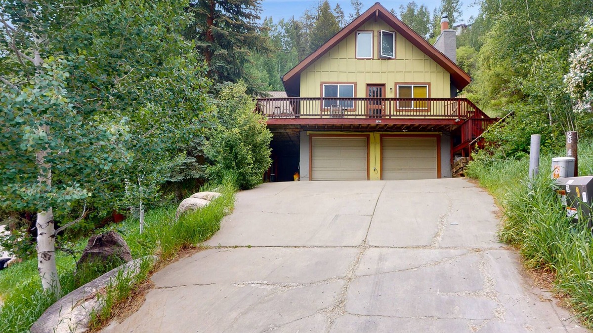 Intermountain Condo | Spacious West Vail condo near shuttle w/shared hot tub, washer/dryer