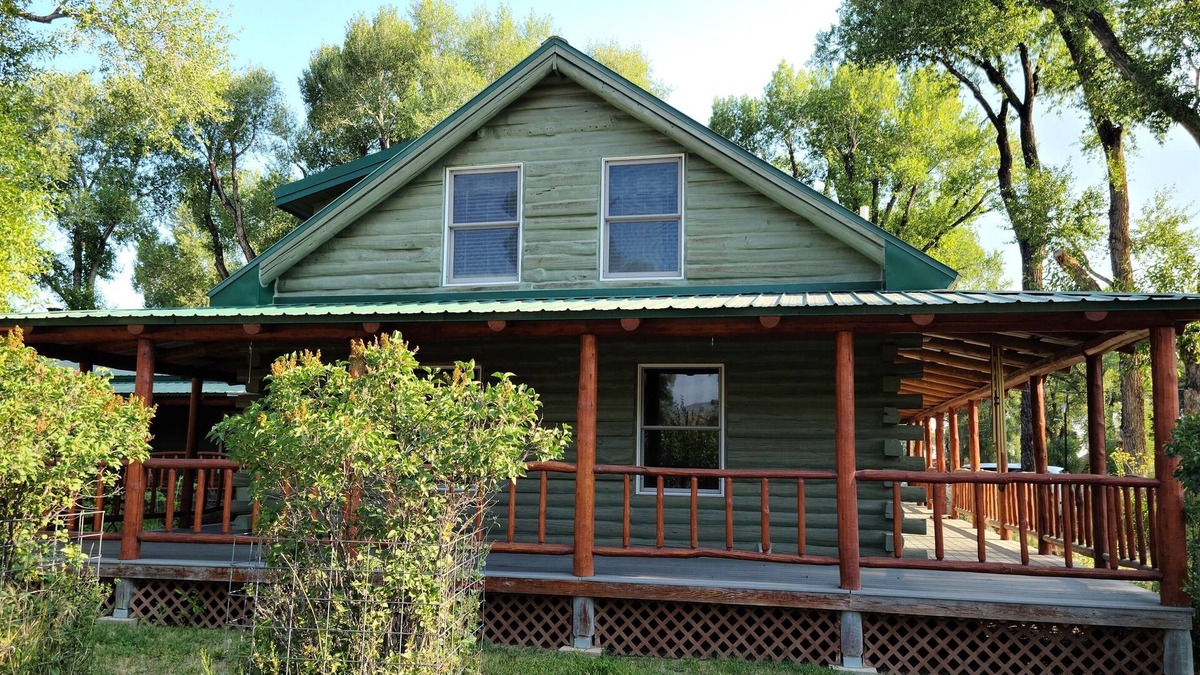 Riverside Cabin | Spacious Western Lodge | Sleeps 10 | Rustic Luxury in Riverside, Wyoming