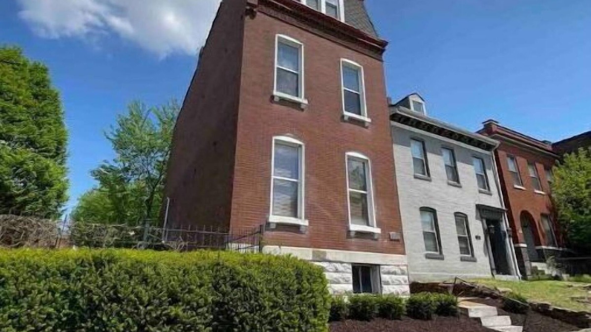 Benton Park Apartment | SpaciousOne Bedroom Apartment