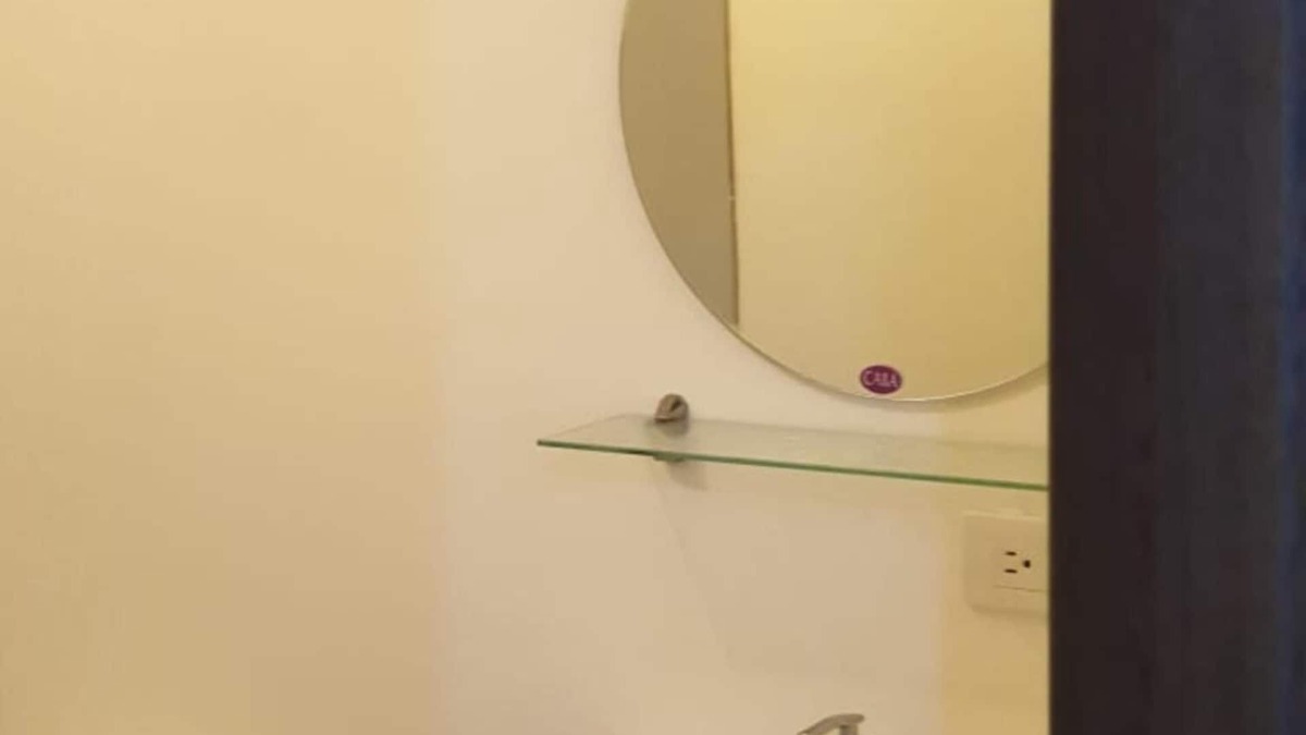 San Dionisio Condo | Spanish Condo with Hot shower 15 min from Airport