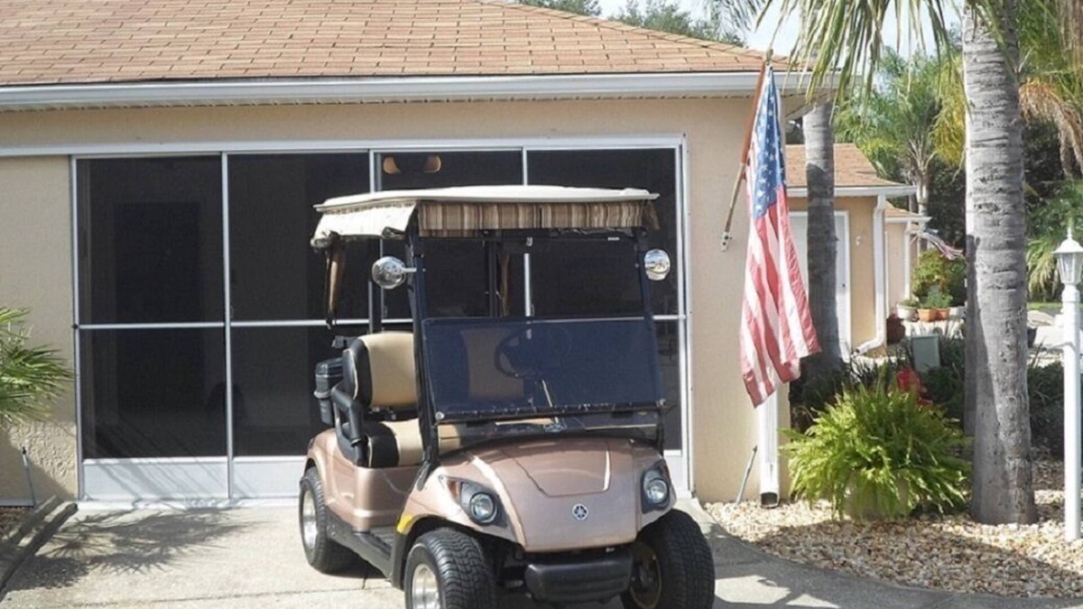 The Villages House | Spanish Springs area Courtyard Villa w/Golf Cart & Clubs