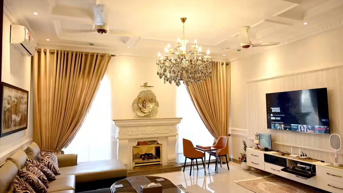 Lahore Villa | Spanish Villa/5 BHK/Raya Golf course & Cinema 2Kms