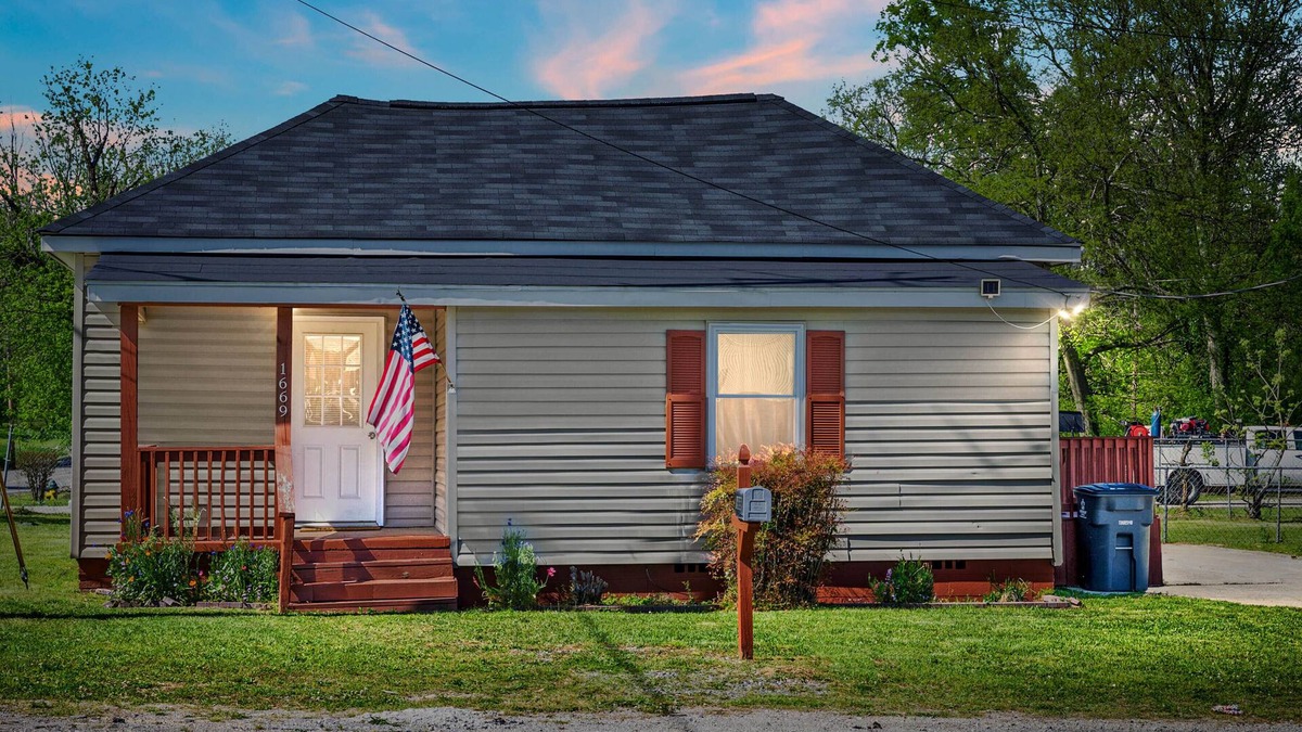 Dolomite House | Spanish Villas of Bham. Clean, Easy, Convenient.