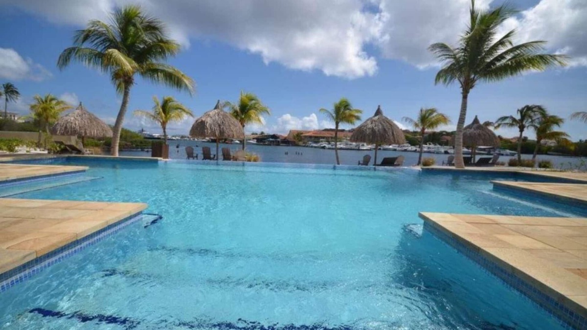 Pietermaai District Apartment | Spanish water view trendy rental